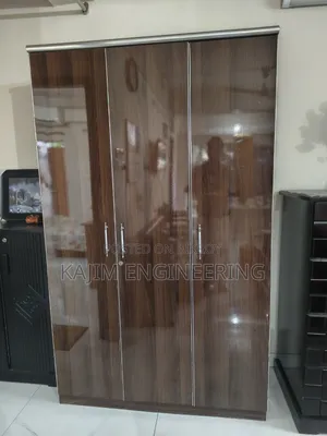 পুরনো আলমারি বিক্রি