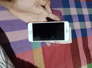 অ্যাপল আইফোন ৬এস ৬৪ জিবি সাদা