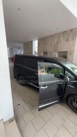 Toyota Esquire 1.8 Front-Wheel Drive Hybrid (7-seater) 2017 Black