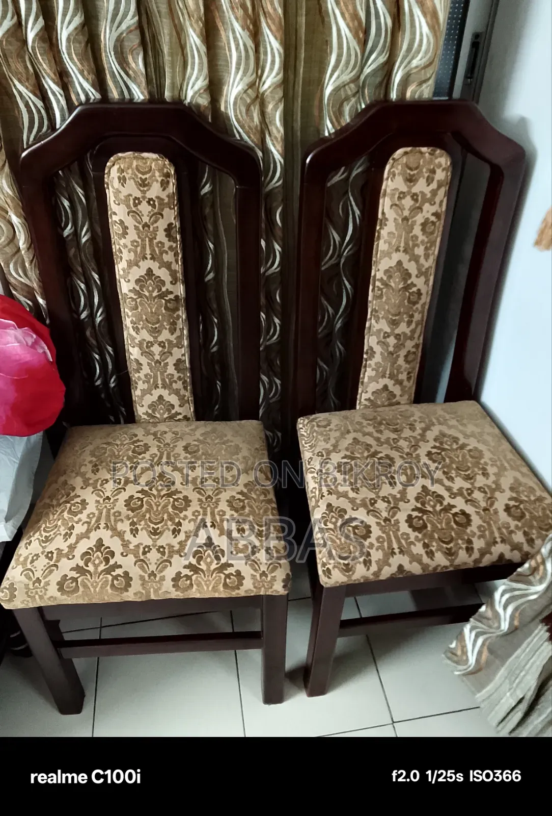 Teak wood dining table for sale. The top part is made of board.