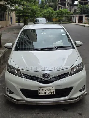 Toyota Vitz 2011 Pearl