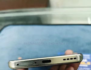রিয়েলমি ১২৮ জিবি গোল্ড