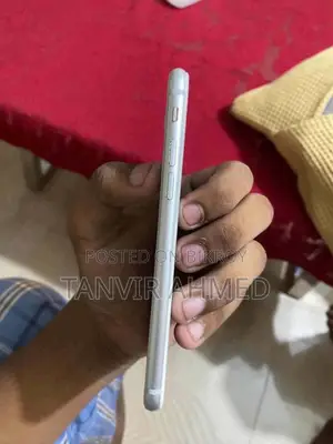 Apple iPhone 8 64 GB White