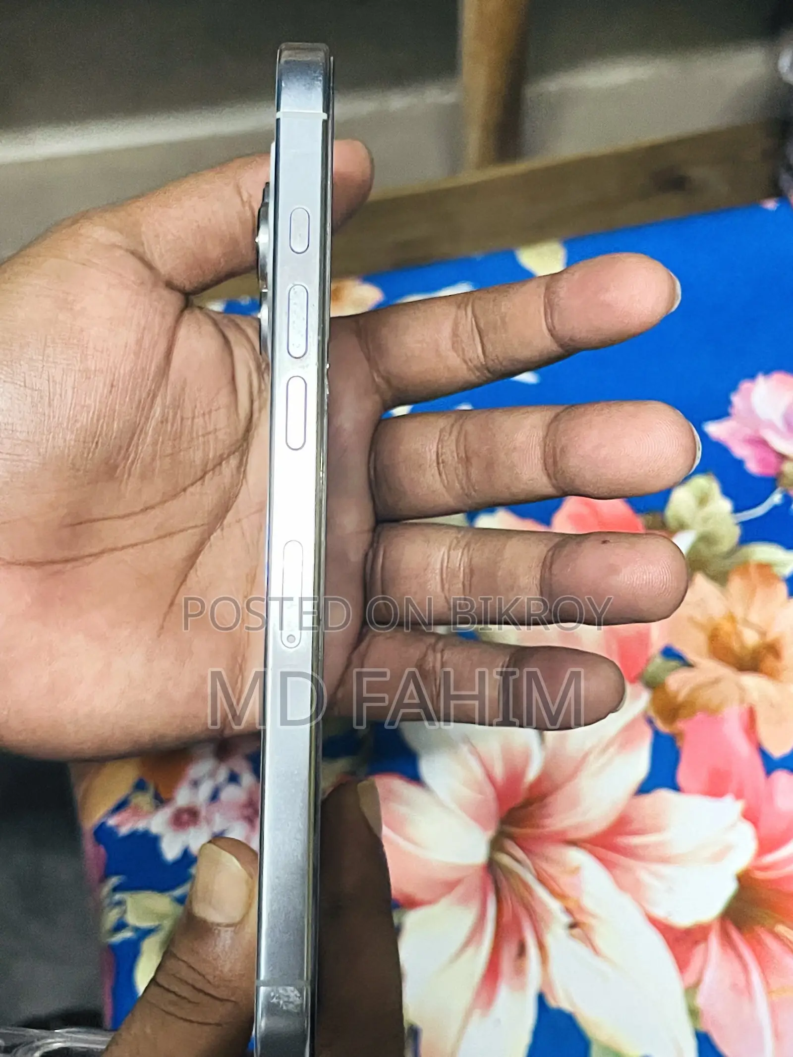 অ্যাপল আইফোন ১৬ প্রো ম্যাক্স ২৫৬ জিবি হোয়াইট