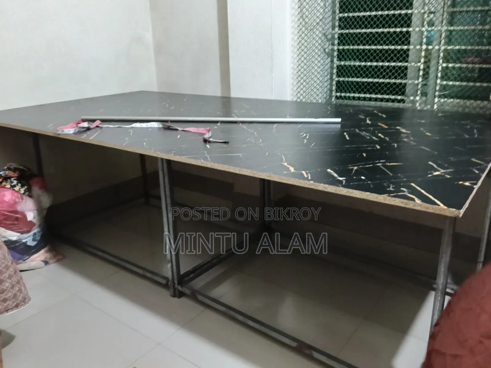 টেবিল সেল গার্মেন্টস ব্লক বাটিক