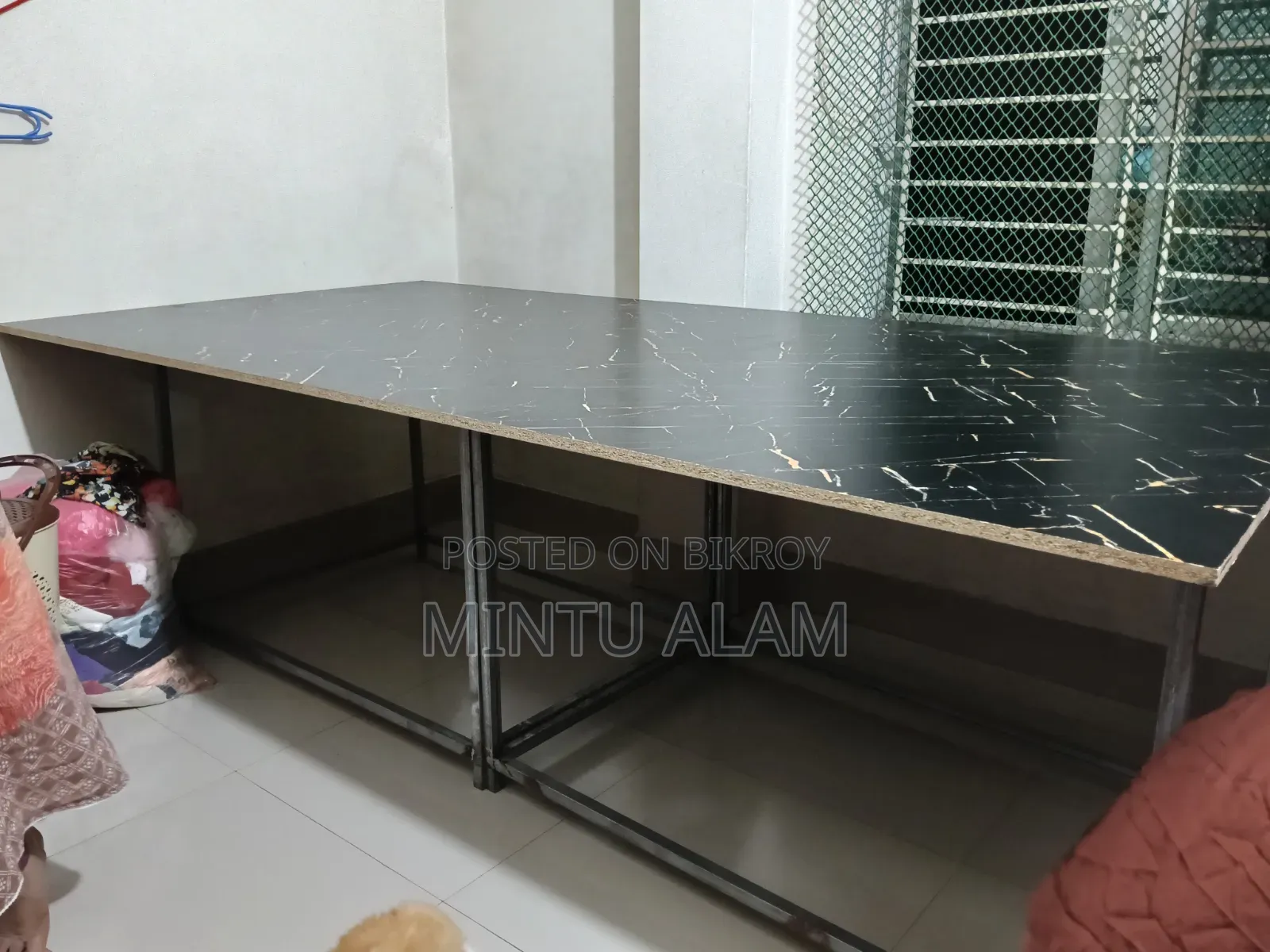 টেবিল সেল গার্মেন্টস ব্লক বাটিক