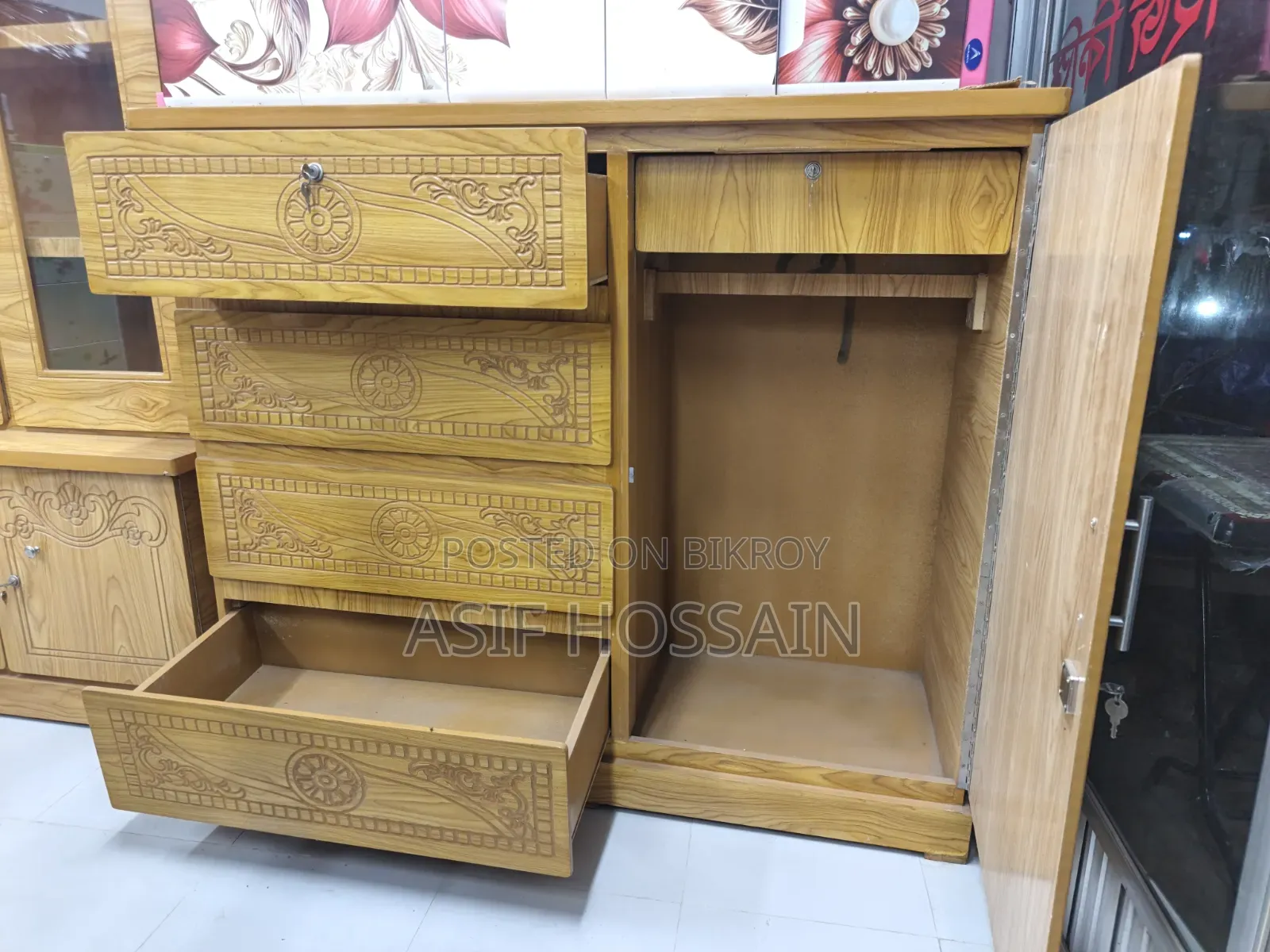 নতুন শোরুম ডিসপ্লে ওয়ারড্রপ (৪ ড্রয়ার, ১ পাল্লা) পাইকারি দামে বিক্রি