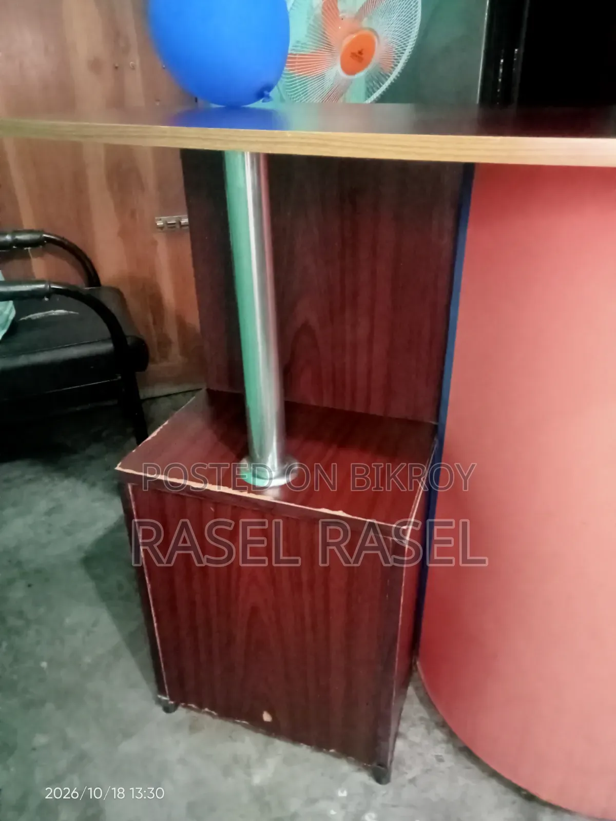 ডেক্স টেবিল