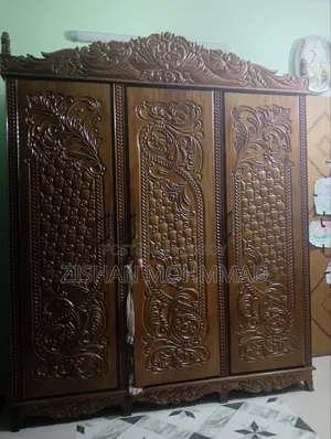 শেগুন কাঠের আলমারি ৩ বছর ব্যবহার করা