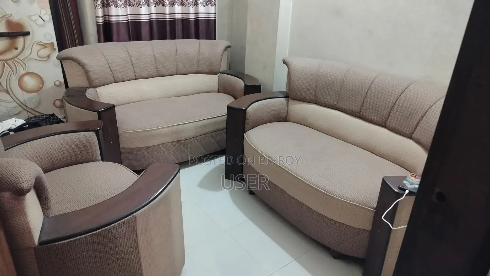 লিভিং রুমের জন্য সোফা