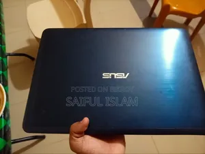 Laptop Asus A42DE 4GB RAM Intel Core i3 500GB HDD