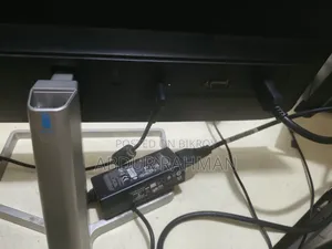 HP M22f Monitor 21.5-Inch – Damaged Panel, for Parts