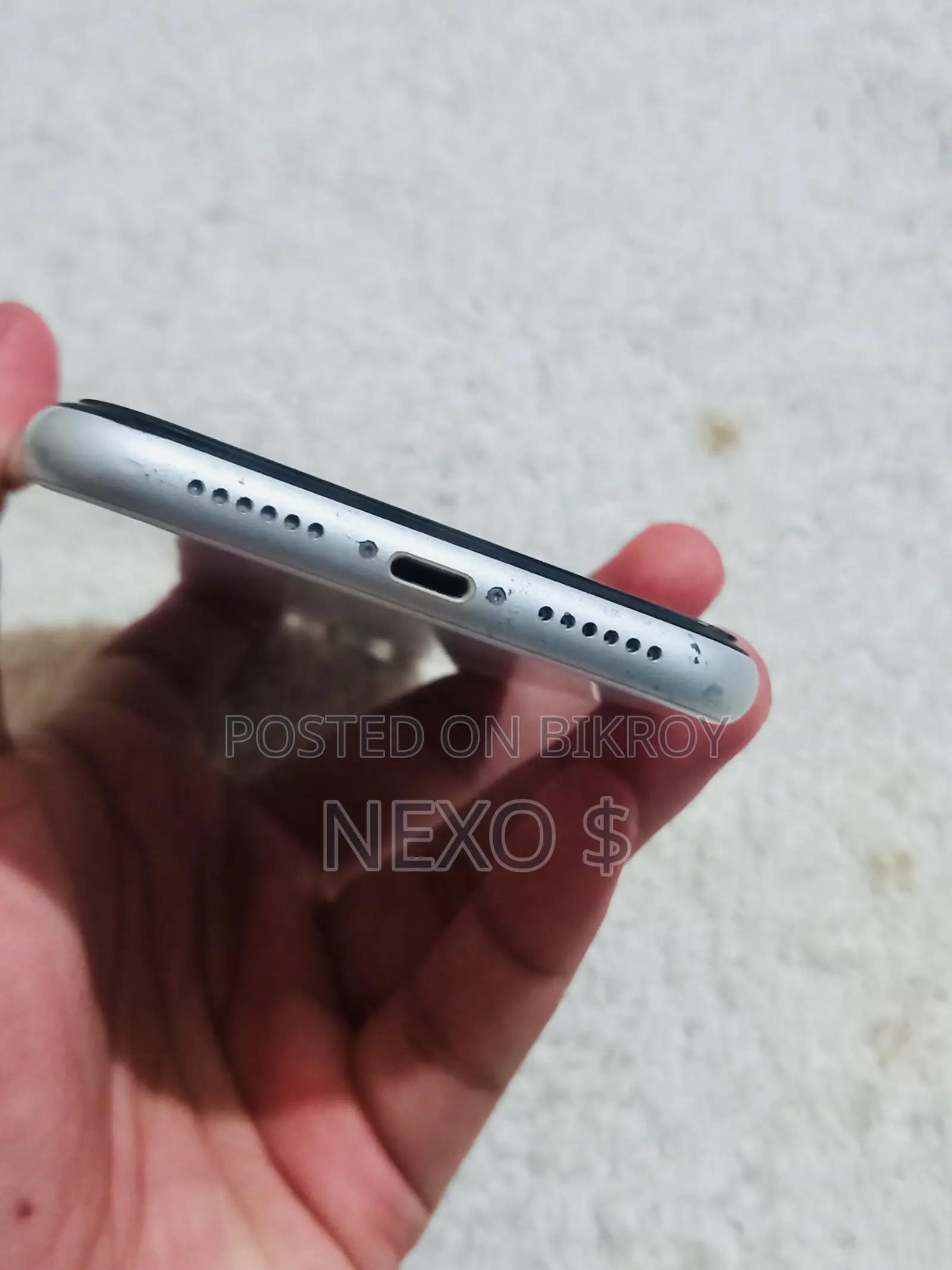 Apple iPhone XR 64 GB White
