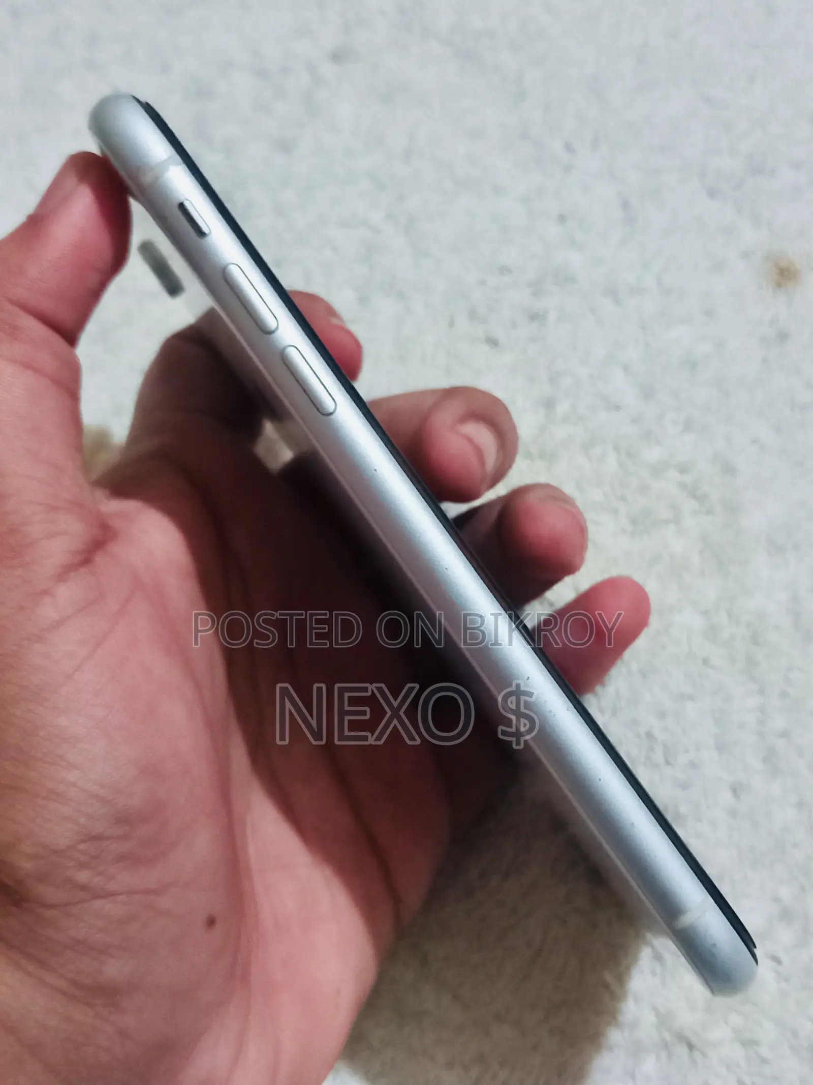Apple iPhone XR 64 GB White