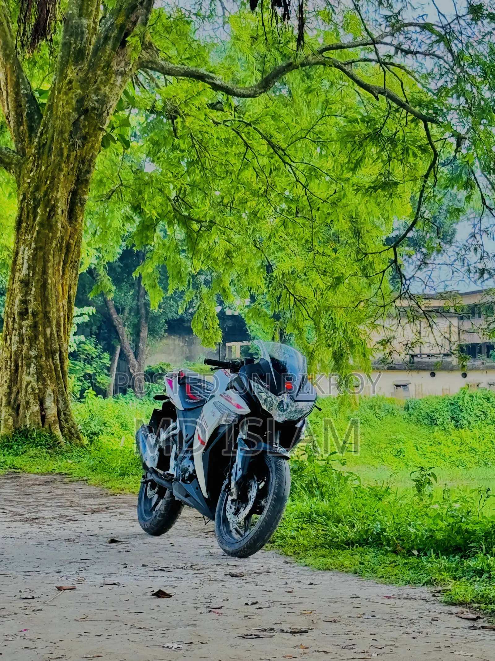 লونسিন এলএক্স১৫০-৫৬ ২০১৭ সাদা