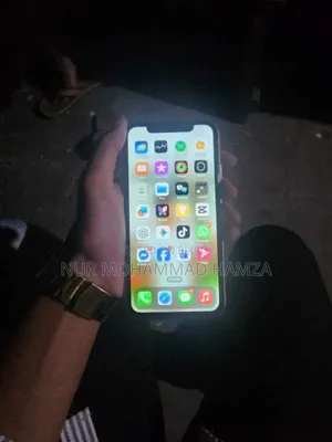 Apple iPhone XR 128 GB White