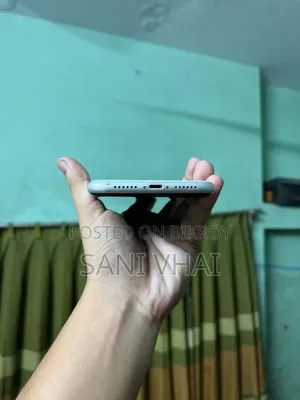 অ্যাপল আইফোন ১১ ১২৮ জিবি হোয়াইট