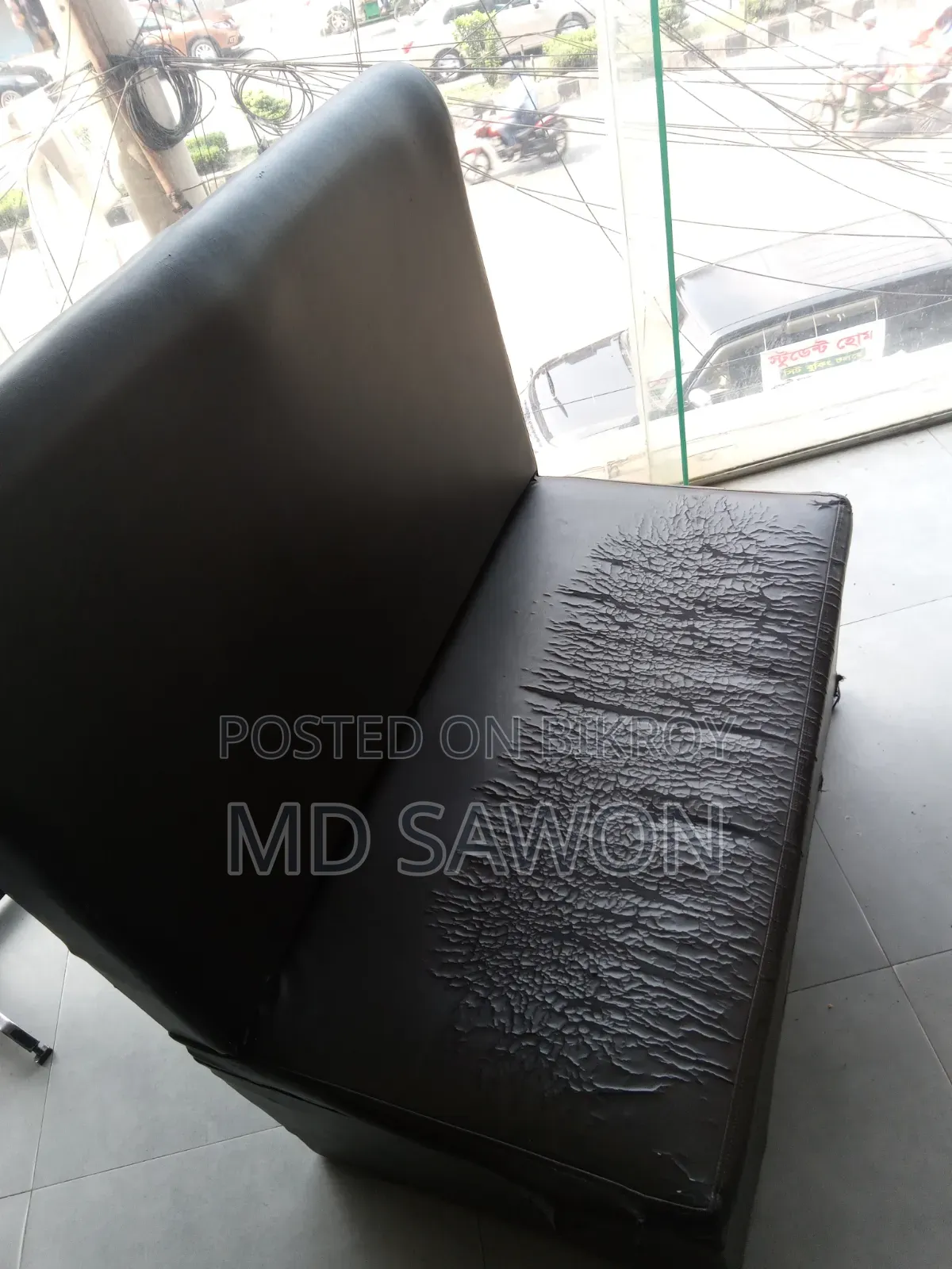 8 pieces of premium sofas used in restaurant for sale at low price
