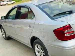 টয়োটা প্রমিও ২০০৬ সিলভার