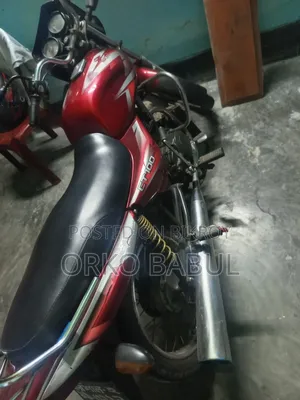 বাজাজ ২০১৪ রেড