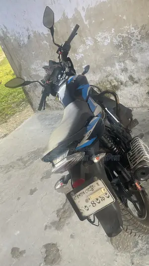 বাজাজ ডিসকভার ১২৫ ২০২১ নীল