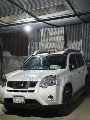 Nissan X-Trail 2.0 Petrol XE 2011 Pearl