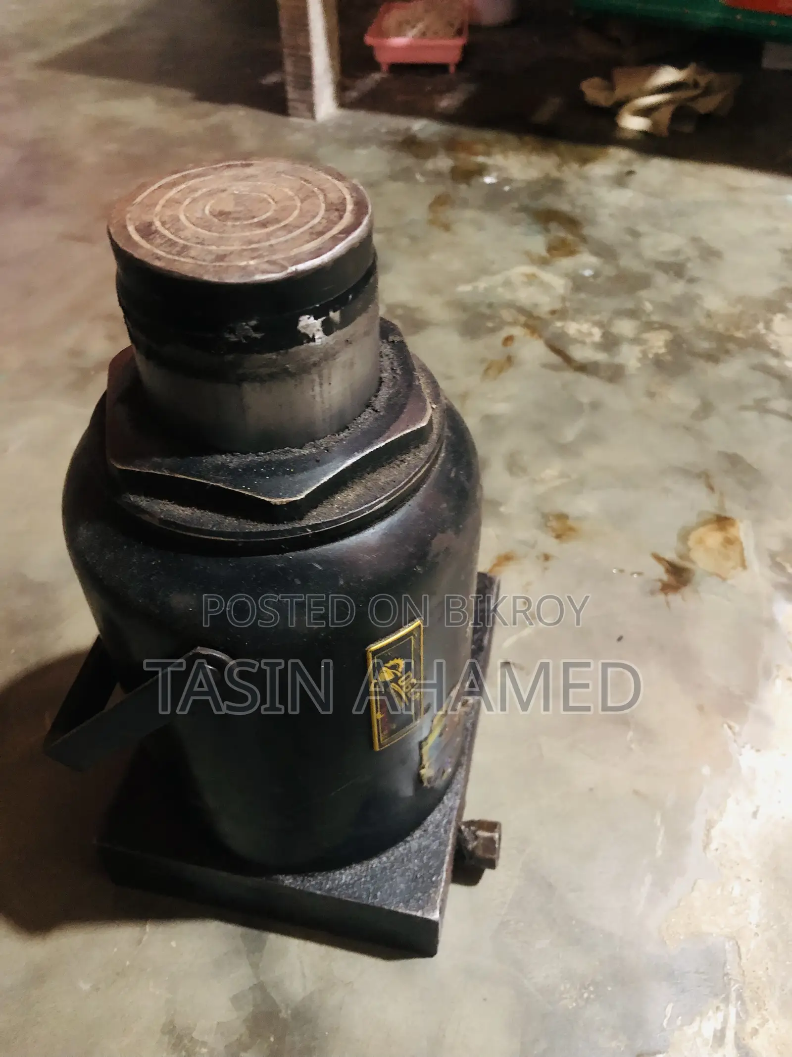 ব্যবহৃত ৫০ টন হাইড্রোলিক বোতল জ্যাক বিক্রয়ের জন্য