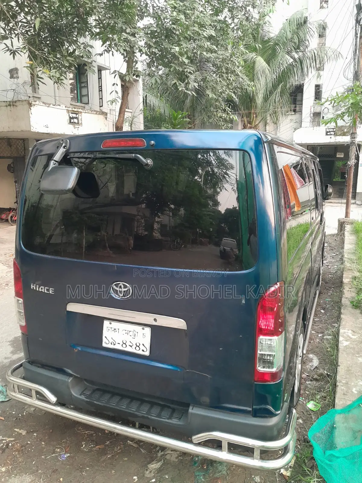 Toyota HiAce 2012 Blue