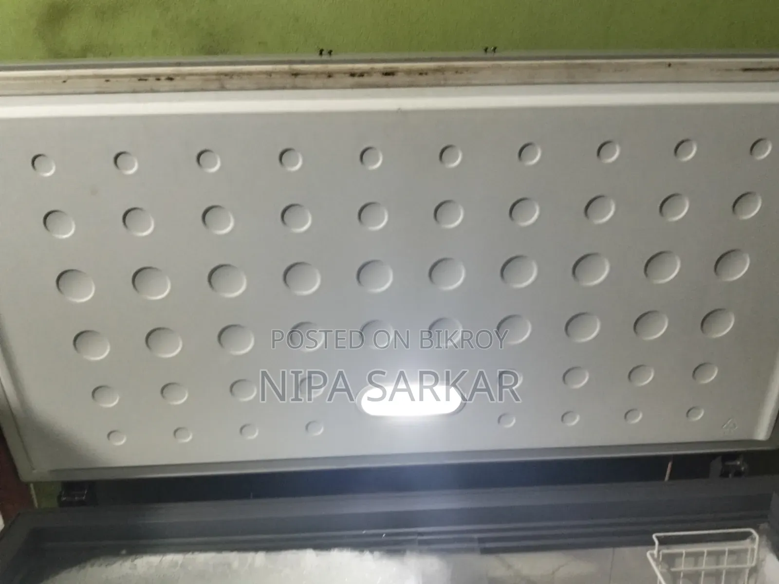 সিঙ্গার ডিপ ফ্রিজ ৩০০ লিটার সম্পূর্ণ চালু অবস্থায় বিক্রি করা হবে