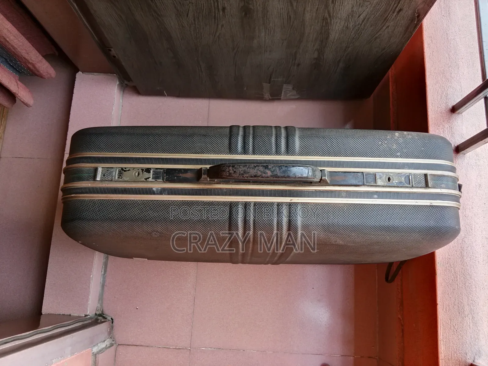 An old briefcase will be sold