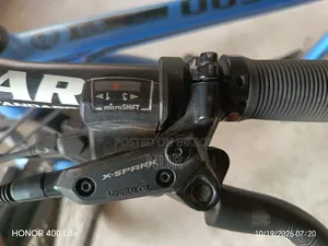 সাইকেলটি একদম নতুন। এটি এ্যালমুনিয়াম বডি।