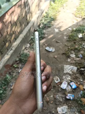Apple iPhone 11 64 GB White