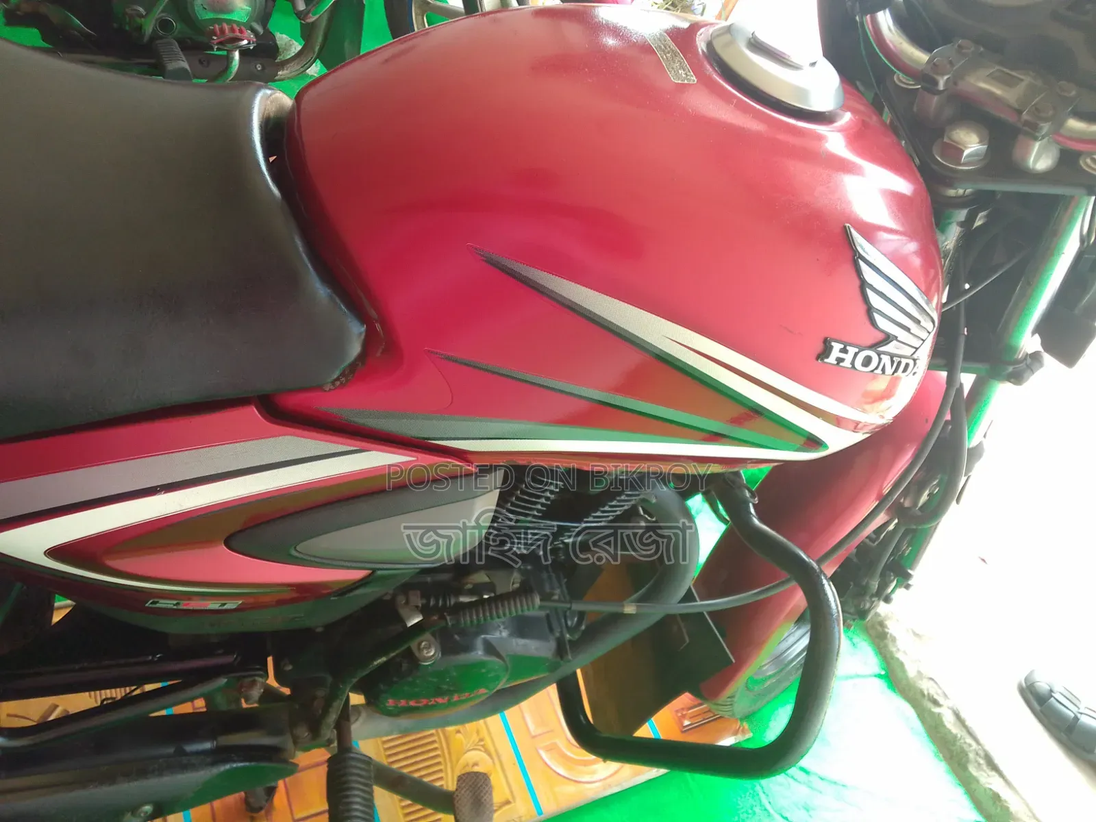 Honda CB 2016 Red
