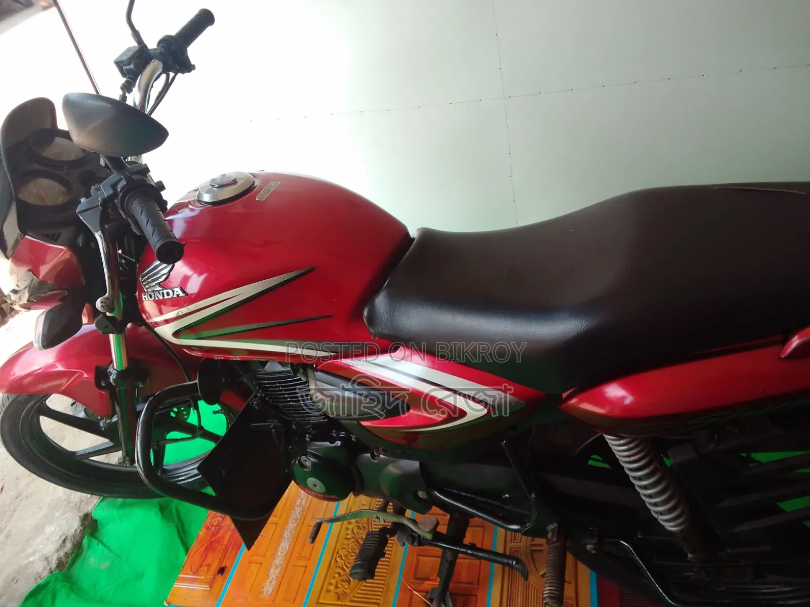Honda CB 2016 Red