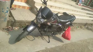 হোন্ডা সিবি ২০১৬ রূপালি