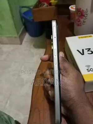 রিয়েলমি ২৫৬ জিবি গোল্ড