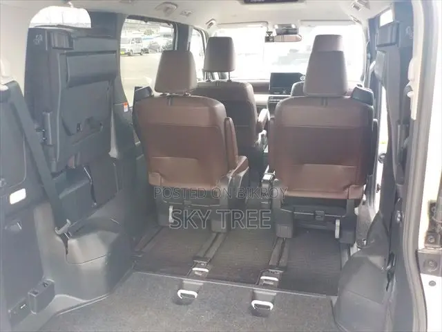 Toyota Noah 2022 Pearl