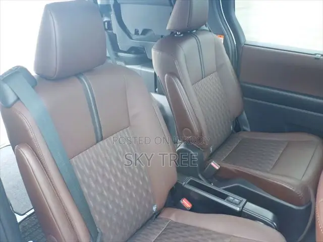 Toyota Noah 2022 Pearl