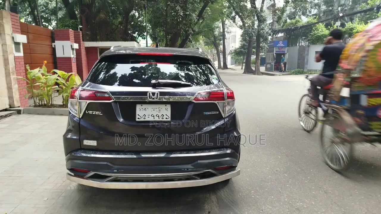 হোন্ডা ভেজেল ১.৫ হাইব্রিড ফোর হুইল ড্রাইভ ২০১৪ গ্রে