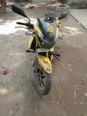 TVS Apache RTR 160 2V 2018 Yellow
