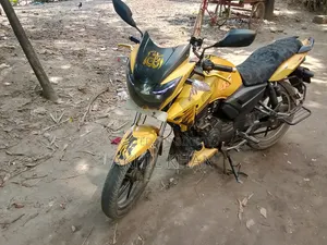 TVS Apache RTR 160 2V 2018 Yellow