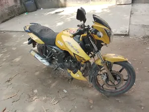 TVS Apache RTR 160 2V 2018 Yellow