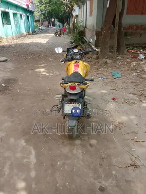TVS Apache RTR 160 2V 2018 Yellow