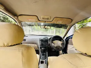 নিসান সানি ২০০৪ নীল