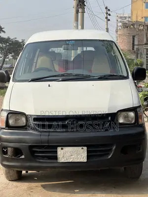 টয়োটা টাউনএস ২০০২ সাদা