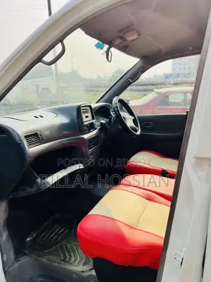 টয়োটা টাউনএস ২০০২ সাদা