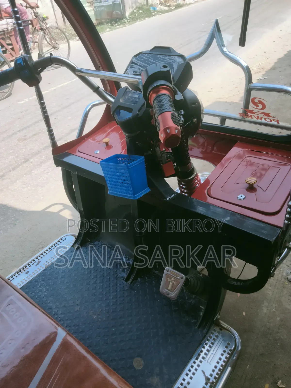 H power 8-seater Mishuk vehicle Red 2025 Car