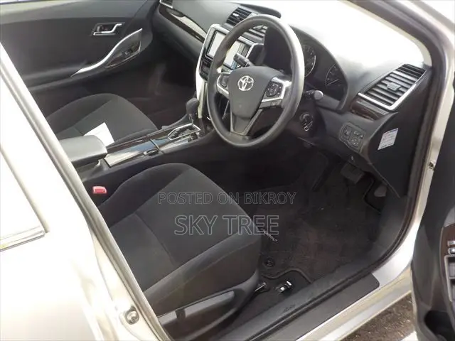 Toyota Premio 2020 Silver