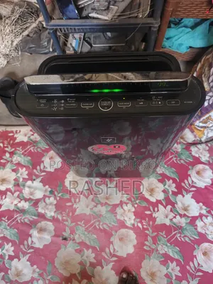 SHARP Japanese Air Purifier With Humidifier (Model: KC-D40E)