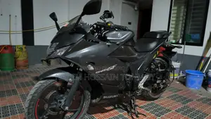 সুজুকি জিক্সার এসএফ ২০২৩ ব্ল্যাক